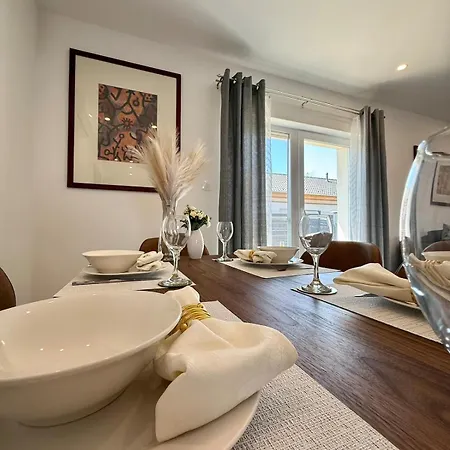 Local-lux Garden Residence-12guests-140m2-free Parking *