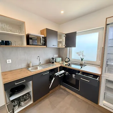 Apartment Local-lux Garden Residence-12guests-140m2-free Parking Kecskemet