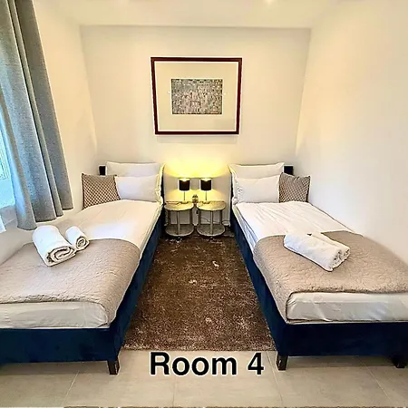 Apartment Local-lux Garden Residence-12guests-140m2-free Parking
