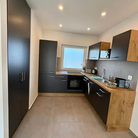 Local-lux Garden Residence-12guests-140m2-free Parking Appartement *