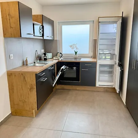 Local-lux Garden Residence-12guests-140m2-free Parking * Kecskemét
