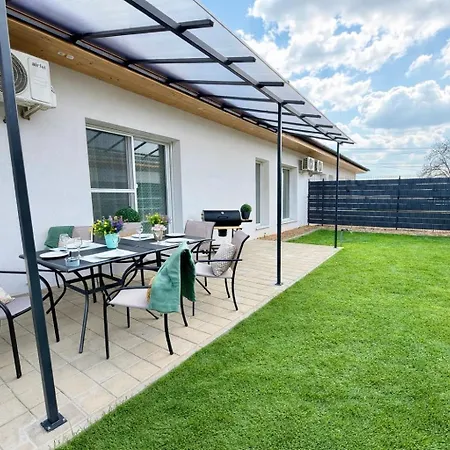 Local-lux Garden Residence-12guests-140m2-free Parking
