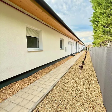 Local-lux Garden Residence-12guests-140m2-free Parking Appartement
