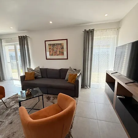 Local-lux Garden Residence-12guests-140m2-free Parking Appartement Kecskemét