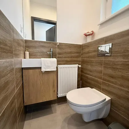 Local-lux Garden Residence-12guests-140m2-free Parking *