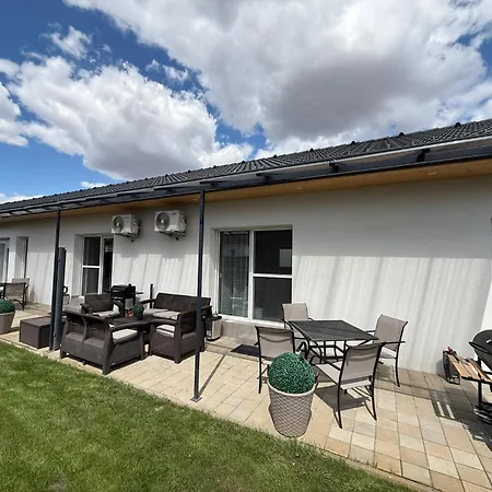 Local-lux Garden Residence-12guests-140m2-free Parking Appartement