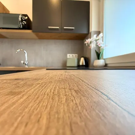 Local-lux Garden Residence-12guests-140m2-free Parking Kecskemét